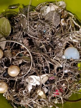 Unsorted Craft Jewellery Lot Silver & Gold Tones Mixed Styles & Colours Broken A